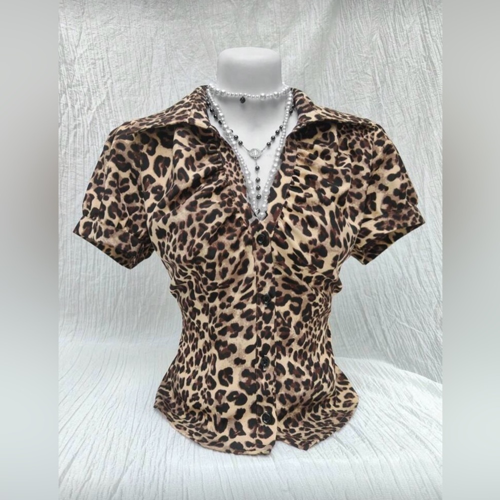 Women V-Neck Leopard Short Sleeve Blouse- S